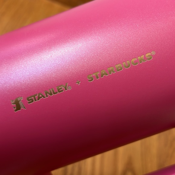 Stanley x Starbucks 2024 Holiday Berry Glitter Pink h2.0 flowstate quencher - Picture 7 of 10